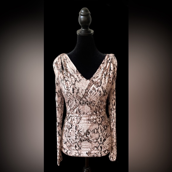 Jennifer Lopez: Brown and White Animal Print Cold Shoulder Blouse - Picture 5 of 17